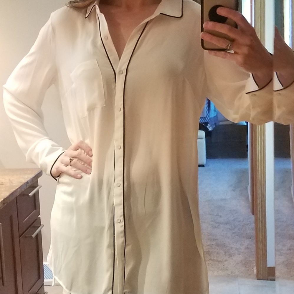 DR2 white high low tunic